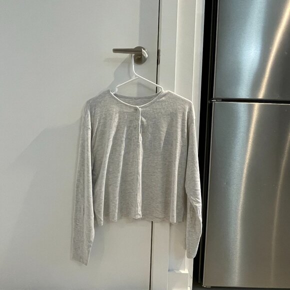 Long sleeve, thin, heather-grey shirt (Medium) - Picture 1 of 2